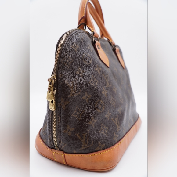 Louis Vuitton Monogram Alma - Picture 4 of 16